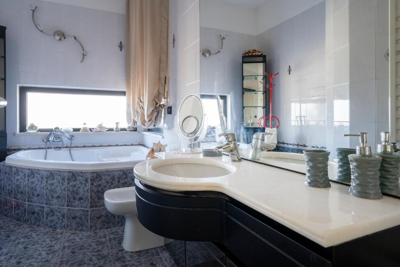 Grazia Attic Apartment With Terrace Трани Екстериор снимка