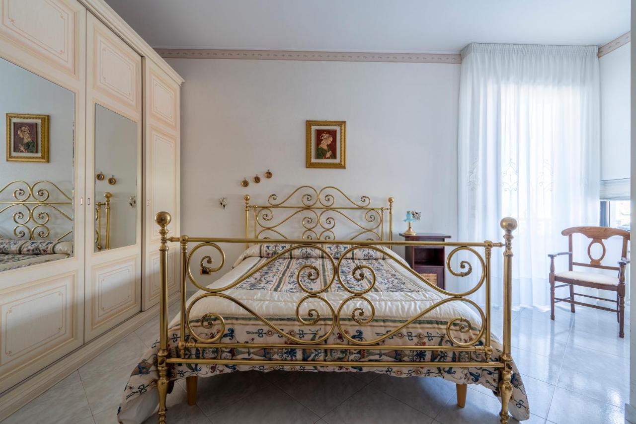 Grazia Attic Apartment With Terrace Трани Екстериор снимка