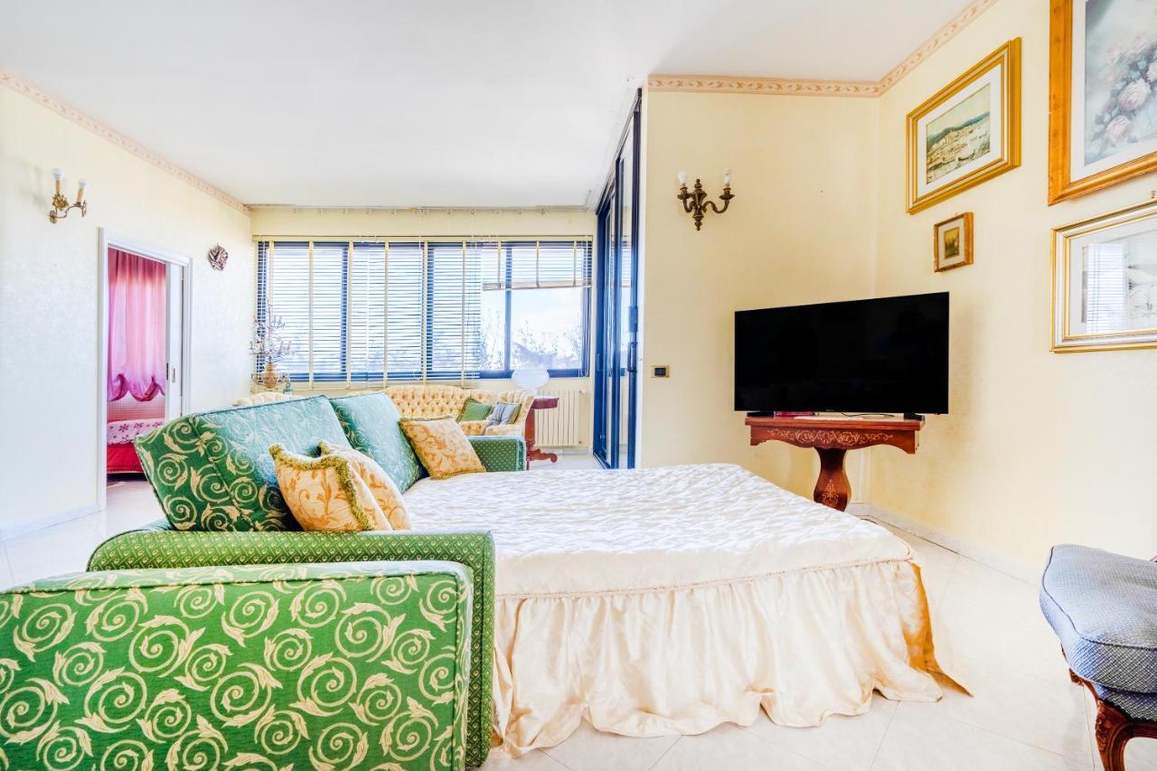 Grazia Attic Apartment With Terrace Трани Екстериор снимка